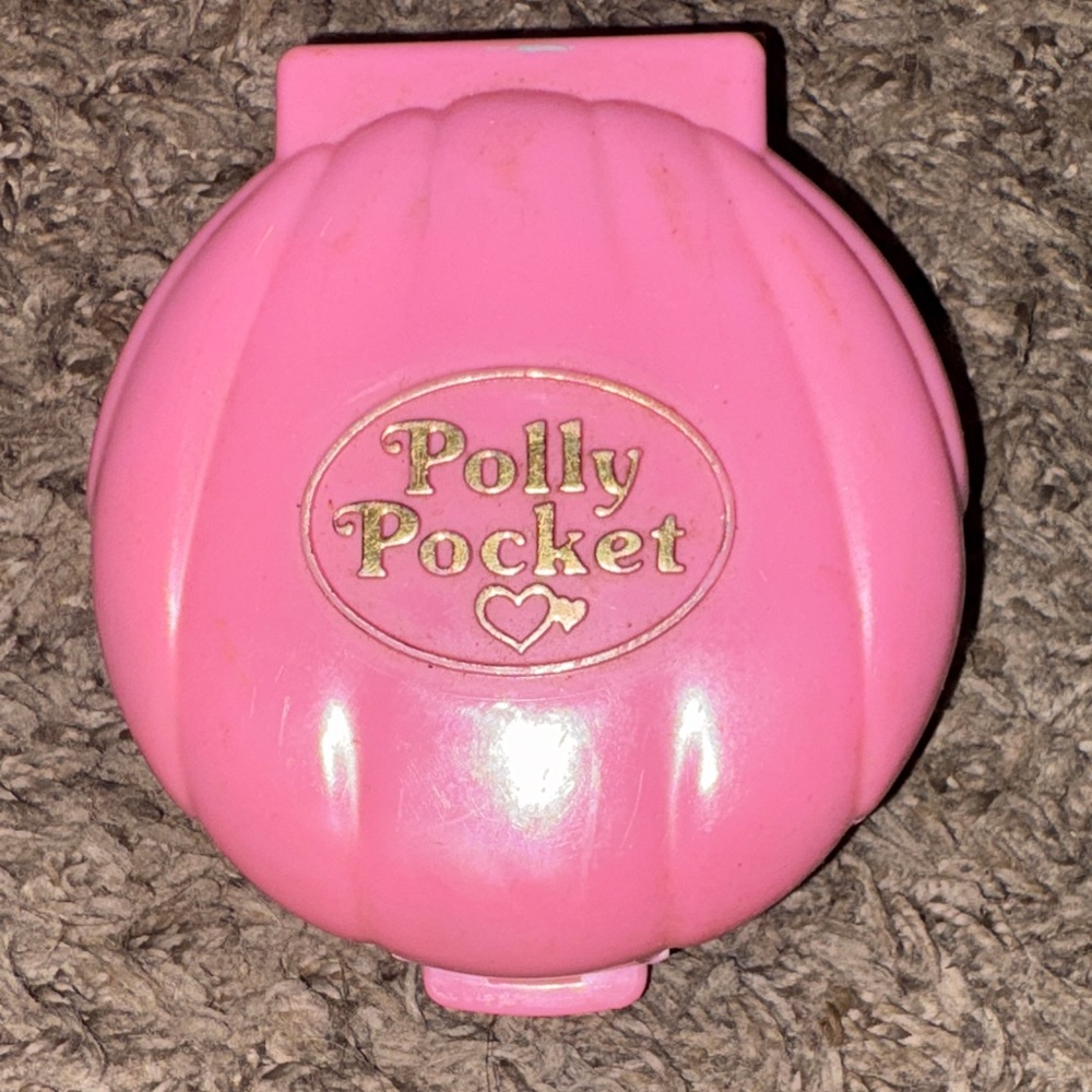 VINTAGE 1989 🩷Pink🩷 POLLY POCKET Compact Cafe PlaySet with Polly pocket figure